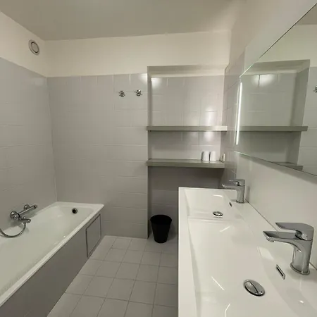 In With Stunning Sea Views ニーウポールト